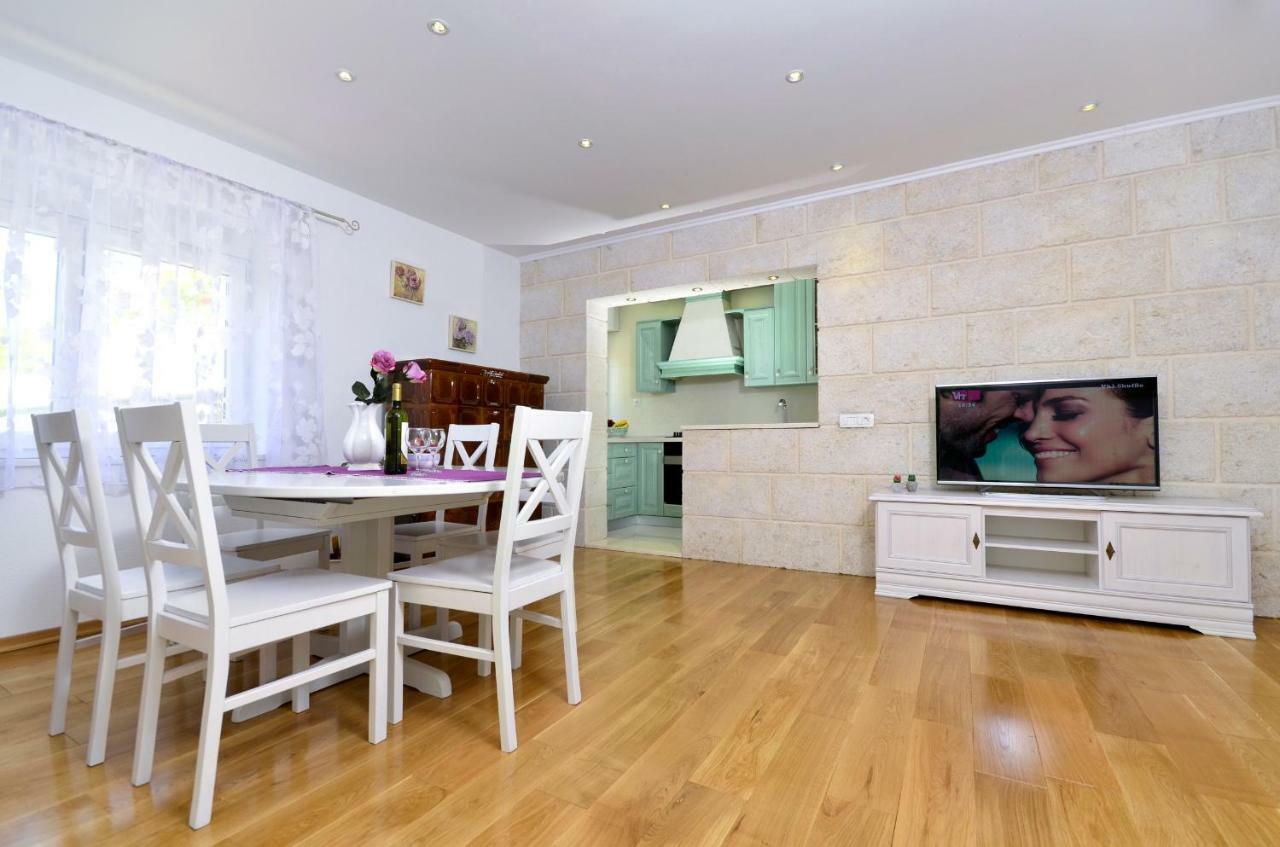 Apartments Vekic Makarska Eksteriør bilde