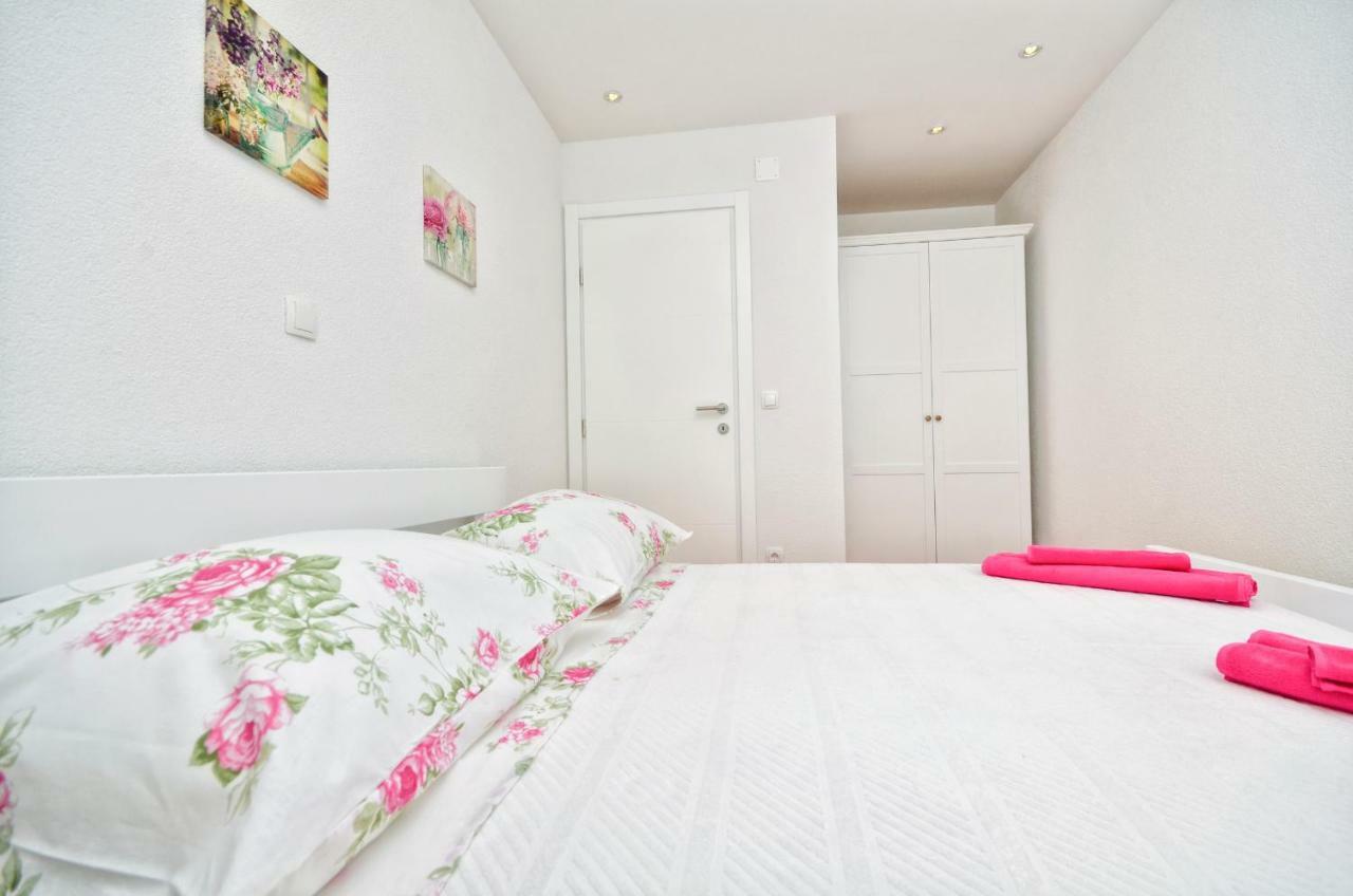 Apartments Vekic Makarska Eksteriør bilde