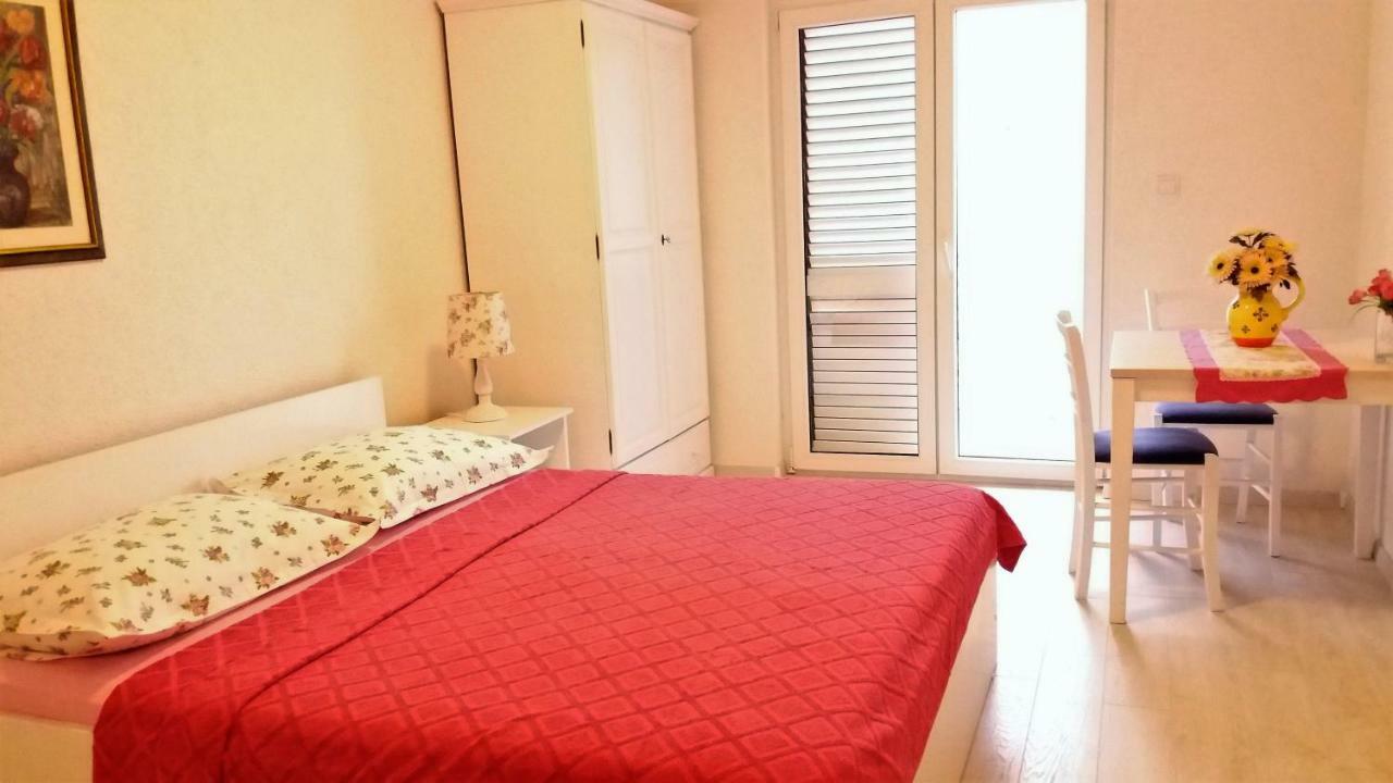 Apartments Vekic Makarska Eksteriør bilde